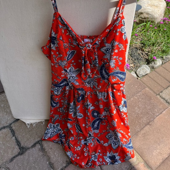 Romper - Picture 2 of 8